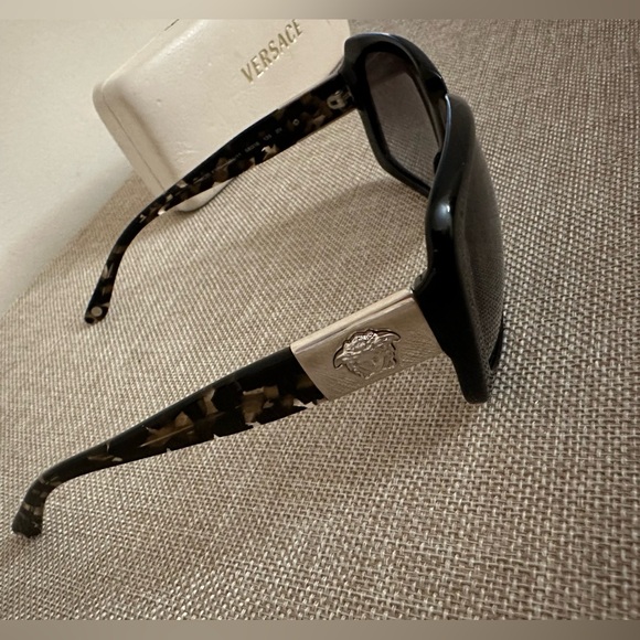 VERSACE Medusa Sunglasses EUC with case - Picture 3 of 7